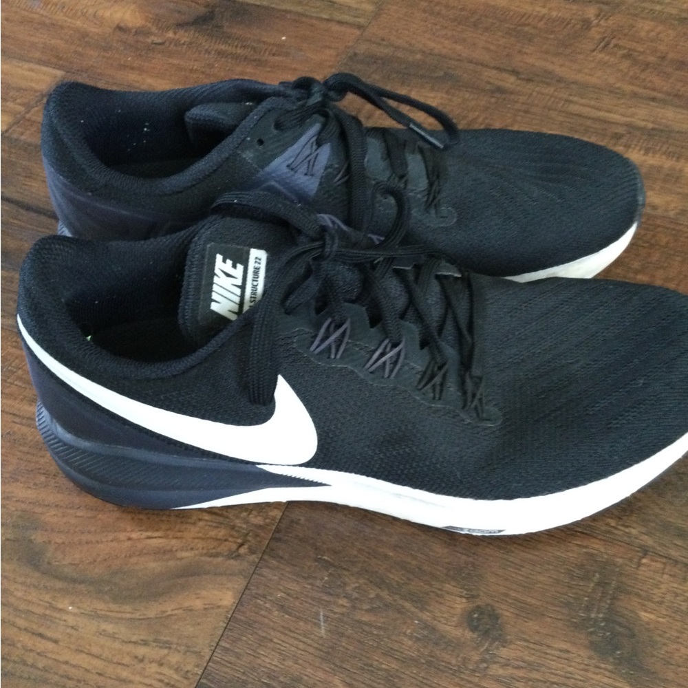 NIKE AIR ZOOM STRUCTURE 22 BLACK RUNNING SHOES